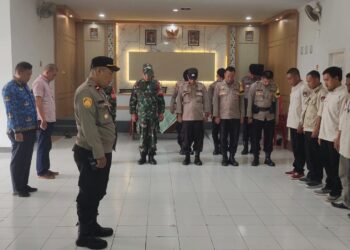 Kapolsek Cireunghas Polres Sukabumi Kota Pimpin Apel Pengamanan Sidang Pleno Rekapitulasi Perolehan Suara Pemilu 2024 Tingkat Kecamatan
