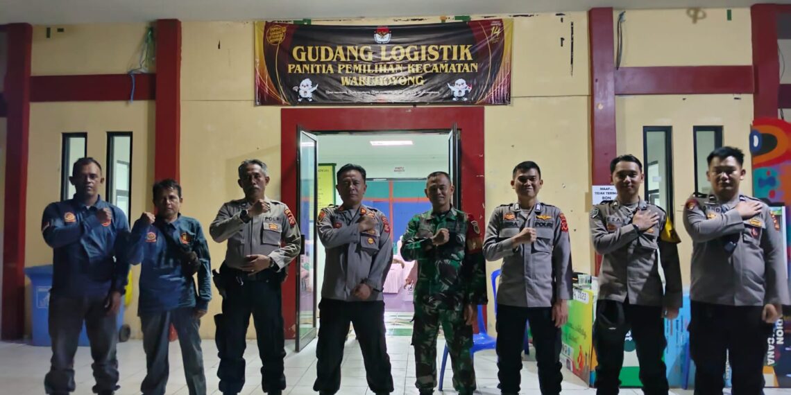 Polsek Warudoyong Laksanakan Pengamanan Di Gudang Logistik PPK Kecamatan Warudoyong