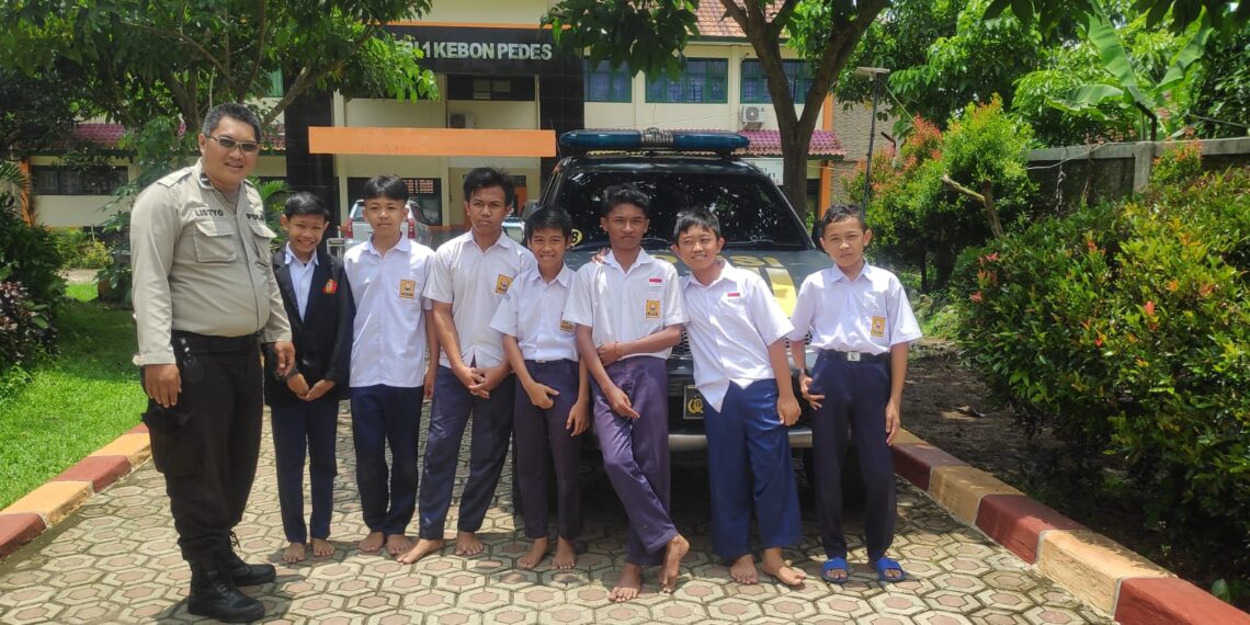 Patroli Unit Samapta Mengantisipasi Tawuran Pelajar di Wilayah Kecamatan Kebonpedes