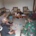Bhabinkamtibmas Bersinergi dengan Babinsa Sambangi Warga Untuk Tingkatkan Harkamtibmas