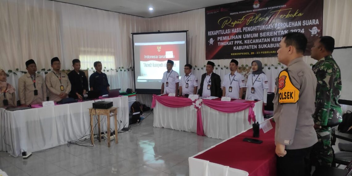 Polsek Kebonpedes Lakukan Pengamanan Rapat Pleno Rekapitulasi Hasil Pemungutan Suara di PPK