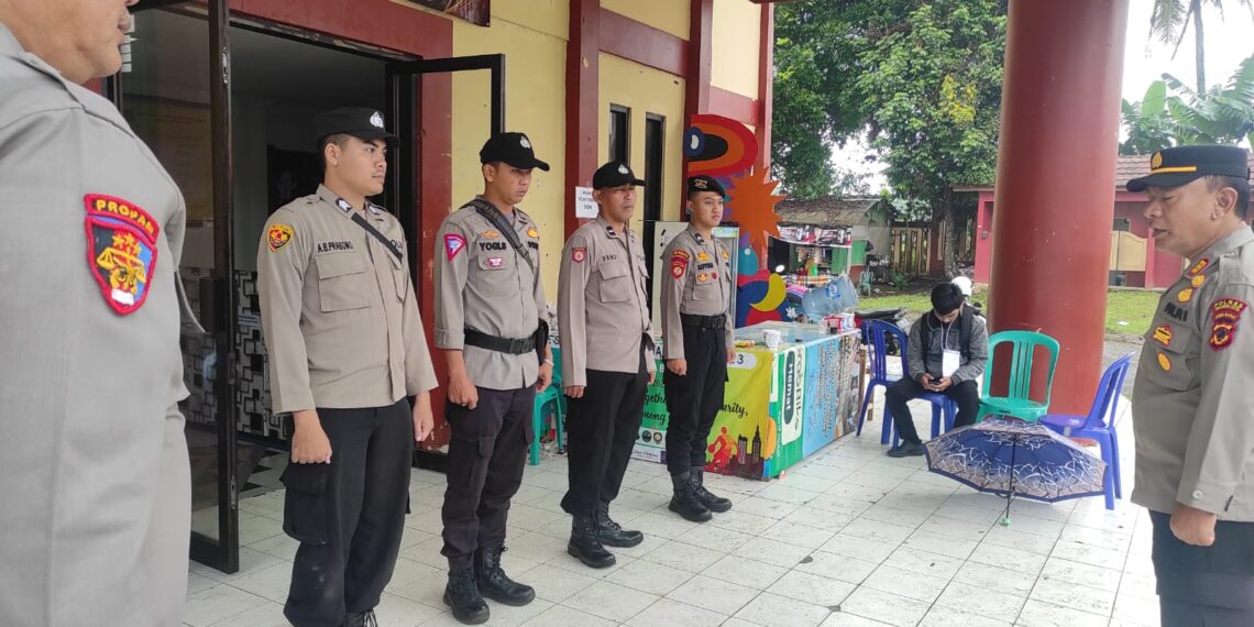 Polsek Warudoyong Laksanakan Apel pengamanan Di Gudang Logistik PPK Kecamatan Warudoyong