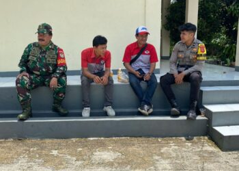 Sinergitas TNI-POLRI Bhabinkamtibmas Babinsa Kelurahan   Citamiang melaksanakan sambang warga binaan.