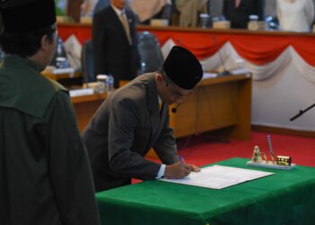 Gantikan Ivan, Gundar Qolyubi Resmi Jadi Anggota DPRD Kota Sukabumi