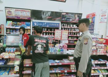 Dekatkan Polisi Dengan Warga, Unit Samapta Polsek Cireunghas Laksanakan Patroli Dialogis