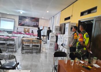 Pantau Pleno Rekapitulasi Suara, Kapolsek Kebonpedes Pastikan Keamanan