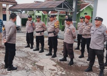 Apel Serah Terima Piket Pengamanan di Sekretariat GOR UNLIP Gudang Logistik Pemilu PPK Citamiang Kota Sukabumi