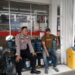 Patroli ke Minimarket, Unit Samapta Polsek Cisaat Berikan Himbuan Kamtibmas