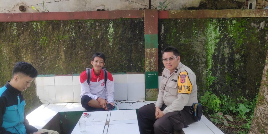 Unit Patroli Polsek Kebonpedes Dialogis Sampaikan Himbauan Cegah Curanmor