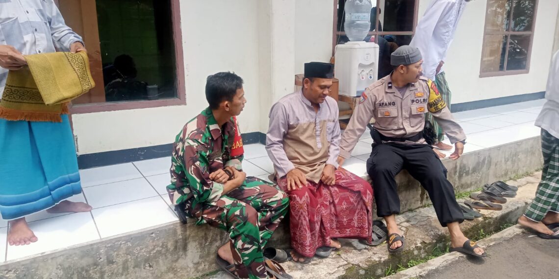 Datangi Warga Langsung, Babinkamtibmas Berikan Himbauan Gukamtibmas