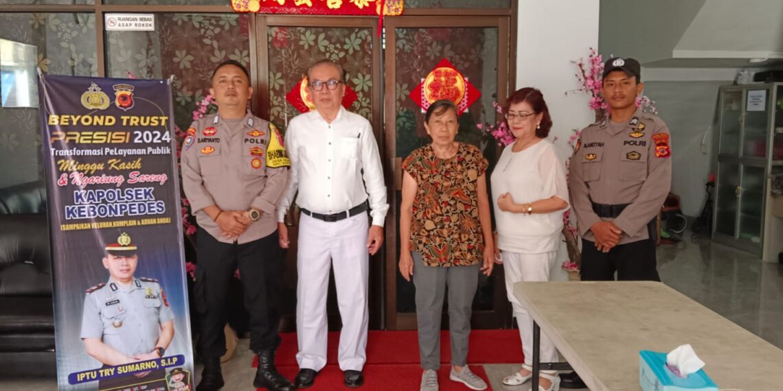 Polsek Kebonpedes Laksanakan Pengamanan Minggu Kasih di Gereja Bethel Indonesia Pajagalan 23 Kota Sukabumi