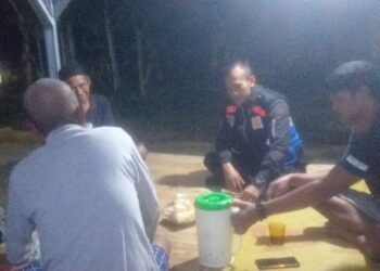 Melalui Sambang Pos Kamling Anggota Polsek Lembursitu Sampaikan Pesan kamtibmas