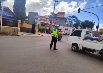 Pelaksanaan Gatur Lalin Pagi, Bentuk Pelayanan Personil Polsek Baros Kepada Masyarakat