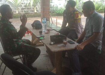 Dekati warga Babinkamtibmas bersinergi dengan Babinsa Sambangi Warga dan Berikan Imbauan Kamtibmas