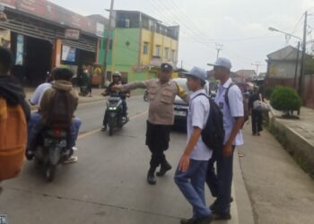 Gatur Lalin demi kelancaran aktivitas masyarakat bubaran anak sekolah