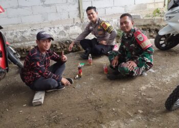 Dekati Warga Babinkamtibmas Bersinergi dengan Babinsa Sambangi Warga dan Berikan Imbauan Kamtibmas