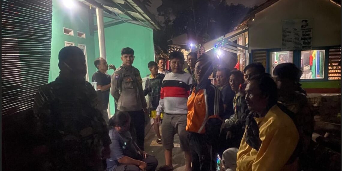 Dekatkan Diri Kepada Para Tokoh Masyarakat, Bhabinkamtibmas Laksanakan Monitoring Satgamling Warga