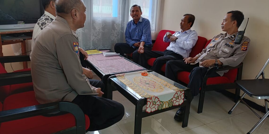 Kanit Binmas Polsek Sukaraja Laksanakan Giat Sambang di SMKN 1 Pertanian Sukaraja
