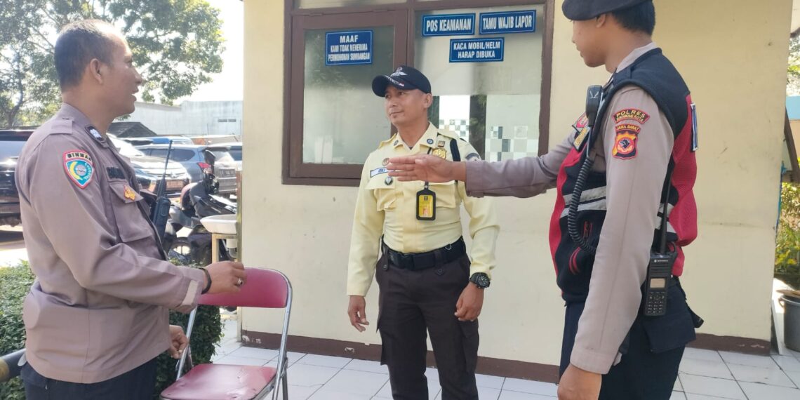 Beri Pelayanan Kepada Masyarakat, Unit Samapta Polsek Baros Laksanakan Giat Patroli Dialogis