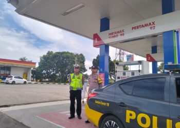 Cegah Gangguan Kamtibmas di Pom Mini Polsek Sukalarang Laksanakan Patroli Dialogis
