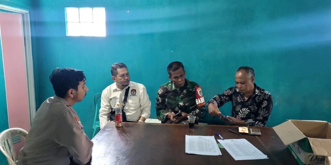 Berikan Pesan Kamtibmas Anggota Bhabinkamtibmas Polsek Sukalarang