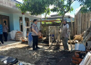 Anggota Samapta Polsek Warudoyong Ciptakan Rasa Aman Lakukan Patroli Dialogis