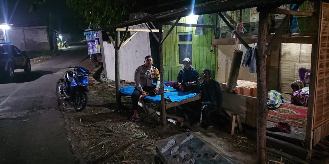 Sampaikan Pesan Kamtibmas Polsek Kadudampit Patroli Dialogis Secara Rutin