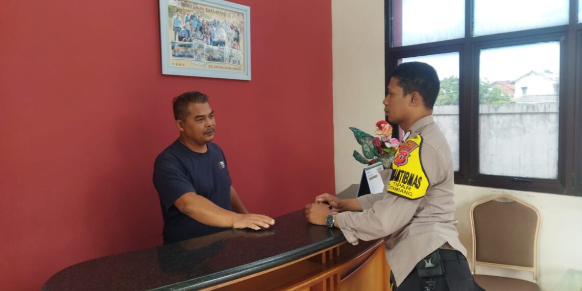 Untuk Ciptakan Keamanan dan Ketertiban Anggota Polsek Citamiang Lakukan Patroli Dialogis dan Jalin Silaturahmi