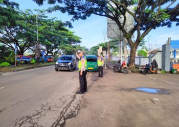 Unit Lantas Polsek Baros Polres Sukabumi Kota Rutin Laksanakan Penjagaan Pengaturan (Gatur) Lalu Lintas Pagi Hari