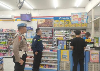 Dalam Rangka Ciptakan Situasi Kondusif, Bhabinkamtibmas Polsek Kebonpedes Laksanakan Patroli Dialogis