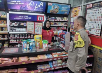 Ciptakan Situasi Kondusif, Bhabinkamtibmas Polsek Baros Laksanakan Patroli Dialogis di Jalur Lingkar Selatan