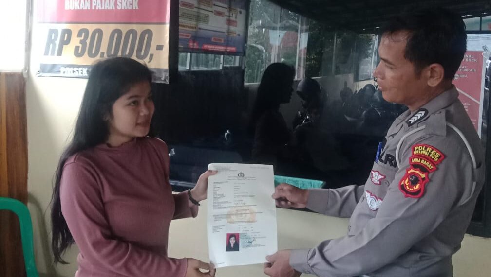 Beri Pelayanan Prima, Polsek Sukalarang Perpanjang SKCK kepada Masyarakat
