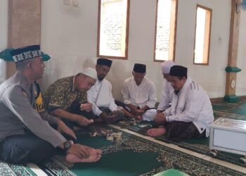 Jum’at Curhat bersama Kapolsek Baros gelar Jum’at Curhat bersama DKM Masjid Al.Muawanah Kel Baros Kec Baros