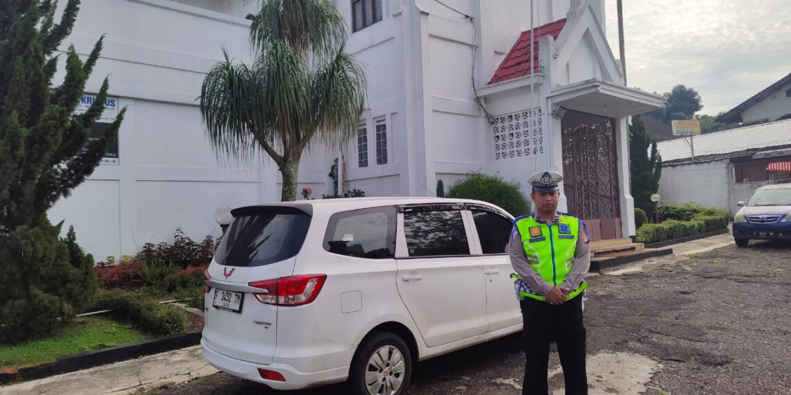 Pengamanan Gereja sebagai salah satu elayanan Kepolisian dalam Menjaga Kamtibmas di wilayah Polsek Baros