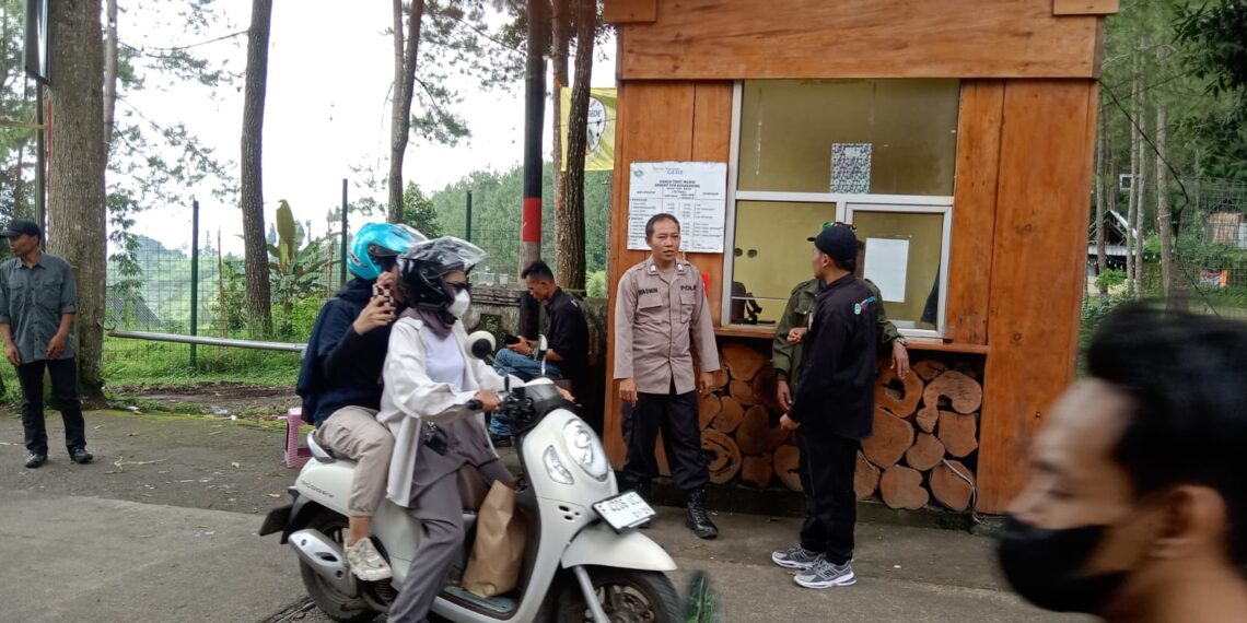 Personil Polsek kadudampit Laksanakan Giat Patroli di Tempat Wisata Situgunung
