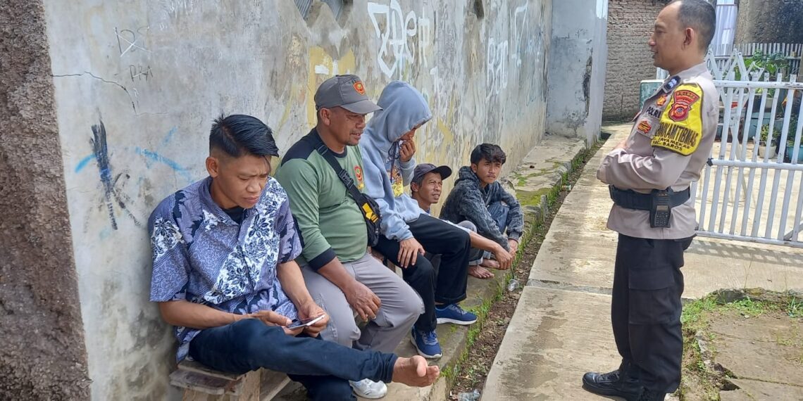 Polsek Baros Laksanakan Giat Sambang dan Dialogis bersama Warga Tespong