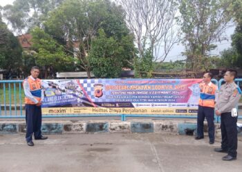 Pemasangan Spanduk Himbauan Ops Keselamatan berlalulintas Lodaya 2024