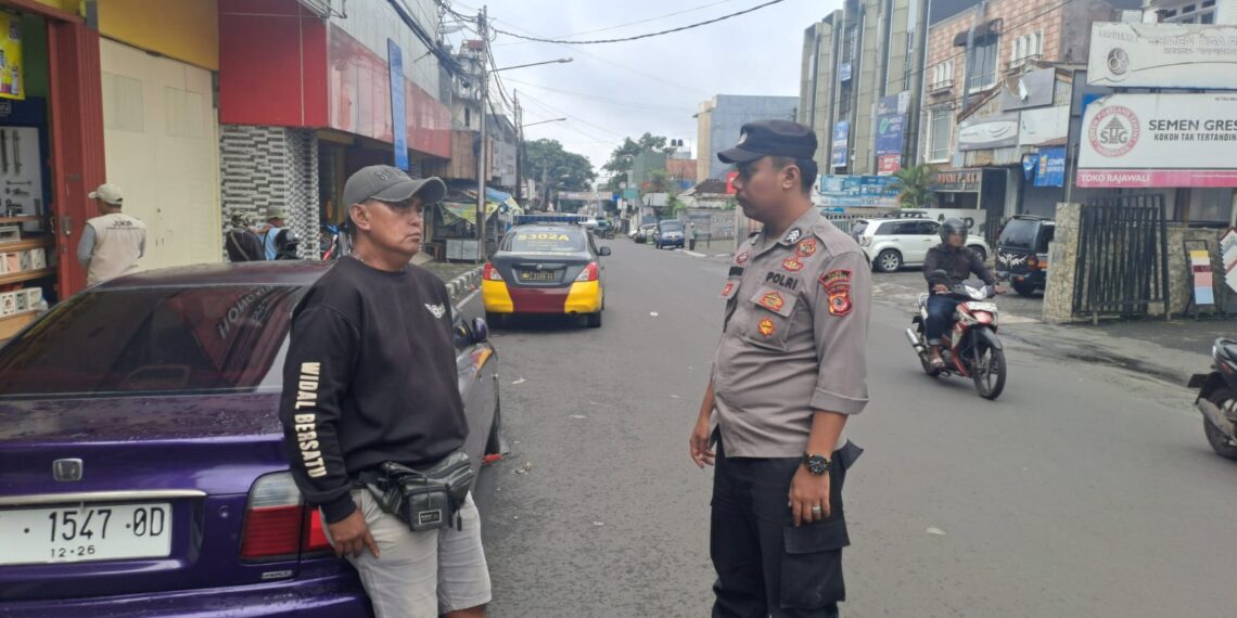 Guna Ciptakan Keamanan dan Kondusif, Polsek Citamiang Patroli Dialogis dan Sambangi Warga