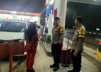 Patroli Dialogis Polusi Polsek Sukalarang Antisipasi Gangguan Kamtibmas Di SPBU