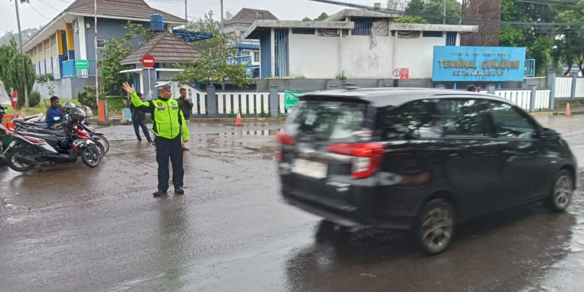 Polsek Baros Laksanakan Gatur Lalin Pagi, Bentuk Pelayanan Personil Polsek Baros Kepada Masyarakat