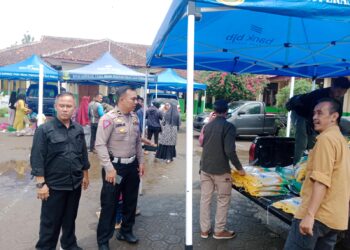 Pantau Bazar Murah, Polsek Baros Pastikan Berjalan Aman dan Lancar