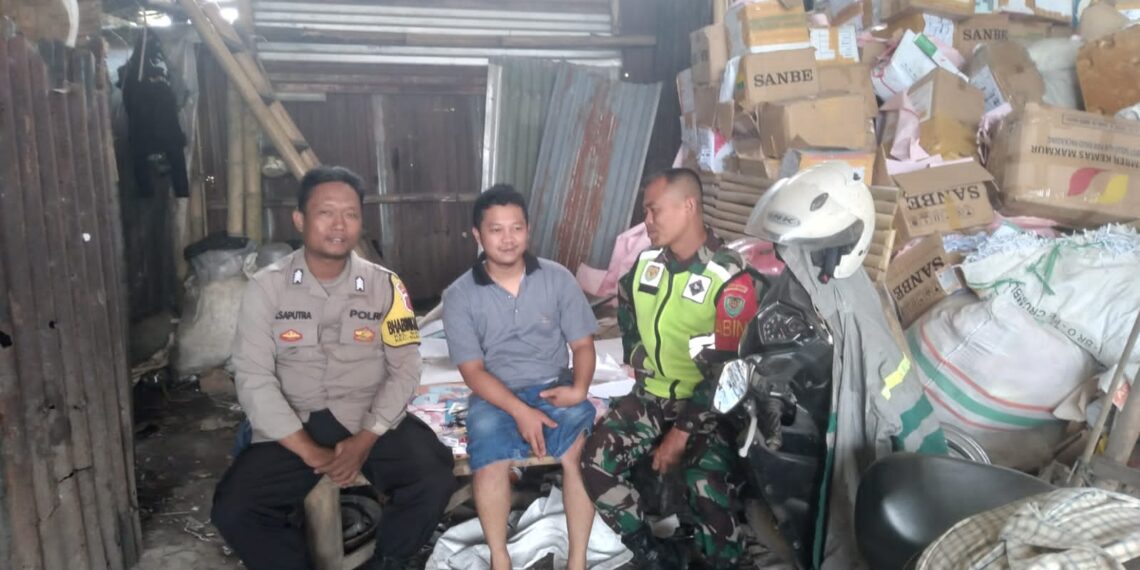 Dalam Rangka Pencegahan terhadap Adanya Gangguan Kamtibmas, Polsek Warudoyong Rutin Sambangi Warga