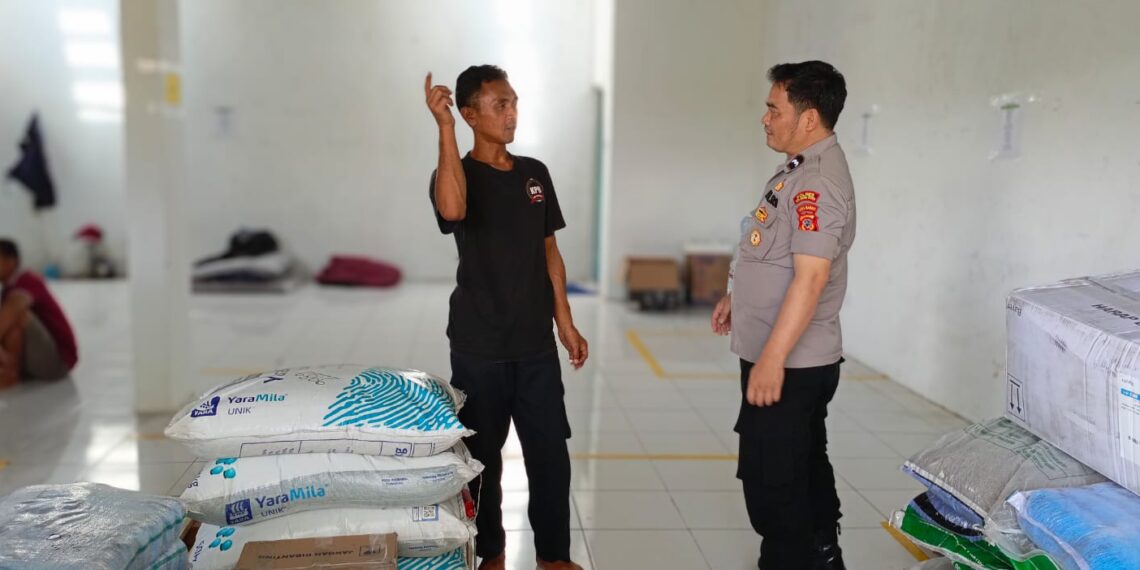 Ciptakan Rasa Aman, Anggota Samapta Polsek Warudoyong Laksanakan Patroli dialogis di Siang Hari