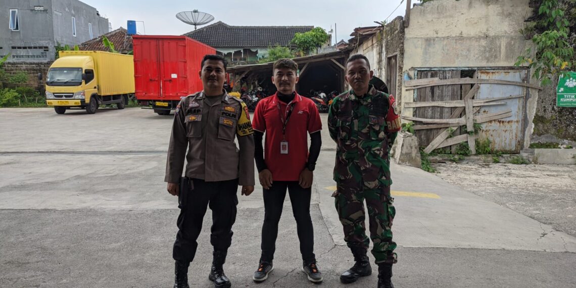 Anggota Bhabinkamtibmas Polsek Warudoyong, Laksanakan Sambang kepada Karyawan J&T