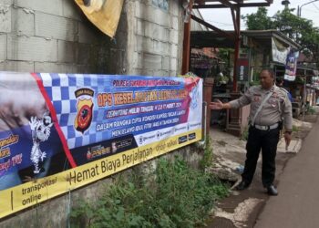 Pasang Puluhan Spanduk, Polres Sukabumi Kota Sosialisasikan Ops Keselamatan Lodaya 2024