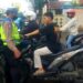 Polisi Berikan Teguran Secara Humanis Ops Keselamatan Lodaya 2024 Kepada Pelanggar Lalulintas Yang Tidak Memakai Helm