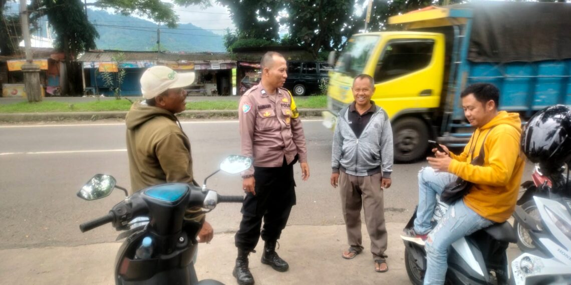 Unit Samapta dan Bhabinkabtibmas Polsek Baros Laksanakan Giat Patroli Dialogis dengan Ojeg Kamtibmas Terminal