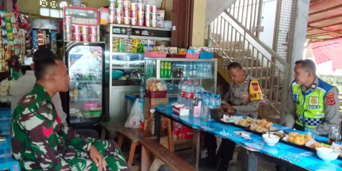 Sinergritas TNI-POLRI Bhabinkamtibmas Lebih Dekat dengan Desa Binaan pada Giat Sambang