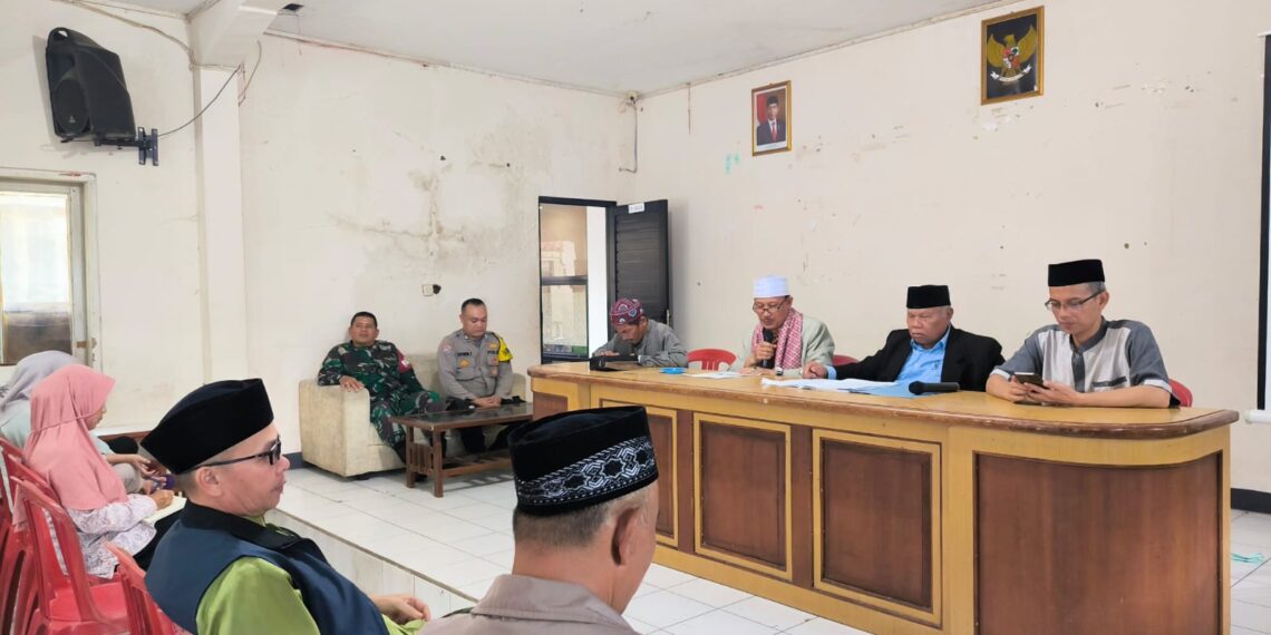Bhabinkamtibmas Polsek Sukaraja Polres Sukabumi kota bersama Babinsa Sukaraja Menghadiri Kegiatan Sosialisasi Mujahadah Ramadhan 1445 H