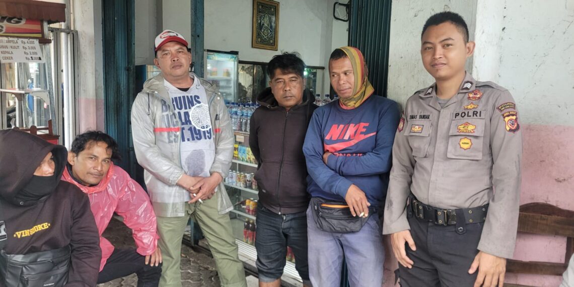 Unit Samapta Polsek Cisaat  Ajak Ojek Pangkalan  Waspada Pada Kejahatan Jalanan